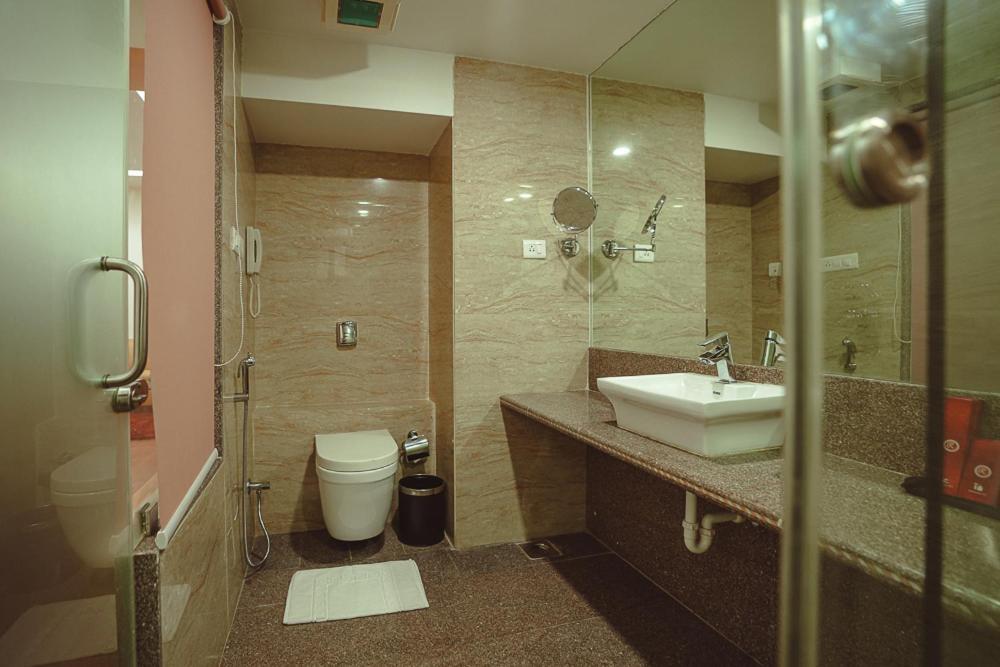 Ramee The Srinivas Palace Bhuj Exterior photo